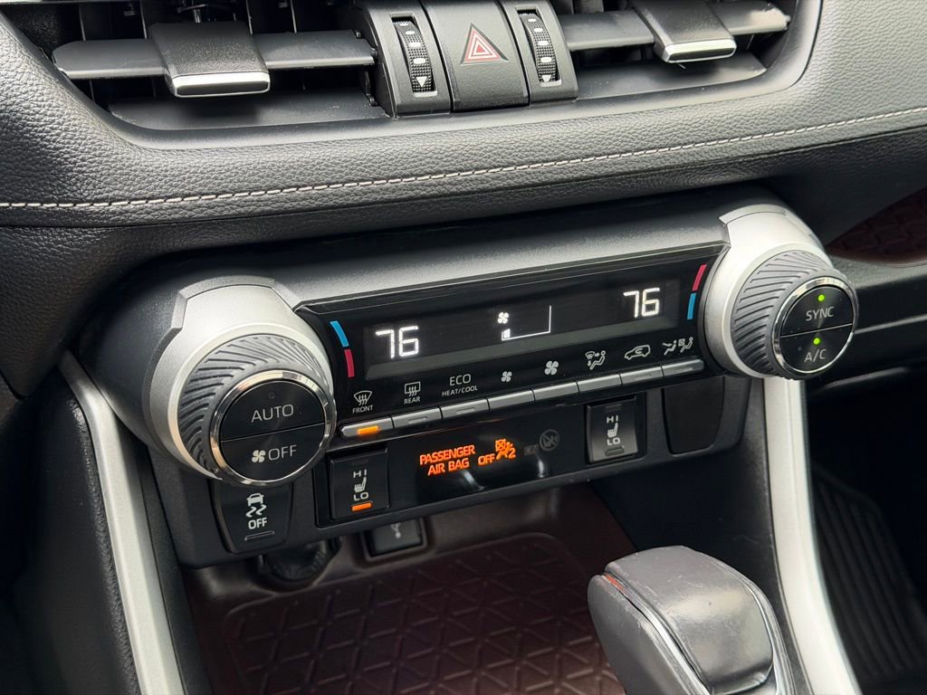 Used 2020 Toyota RAV4 Limited image 14