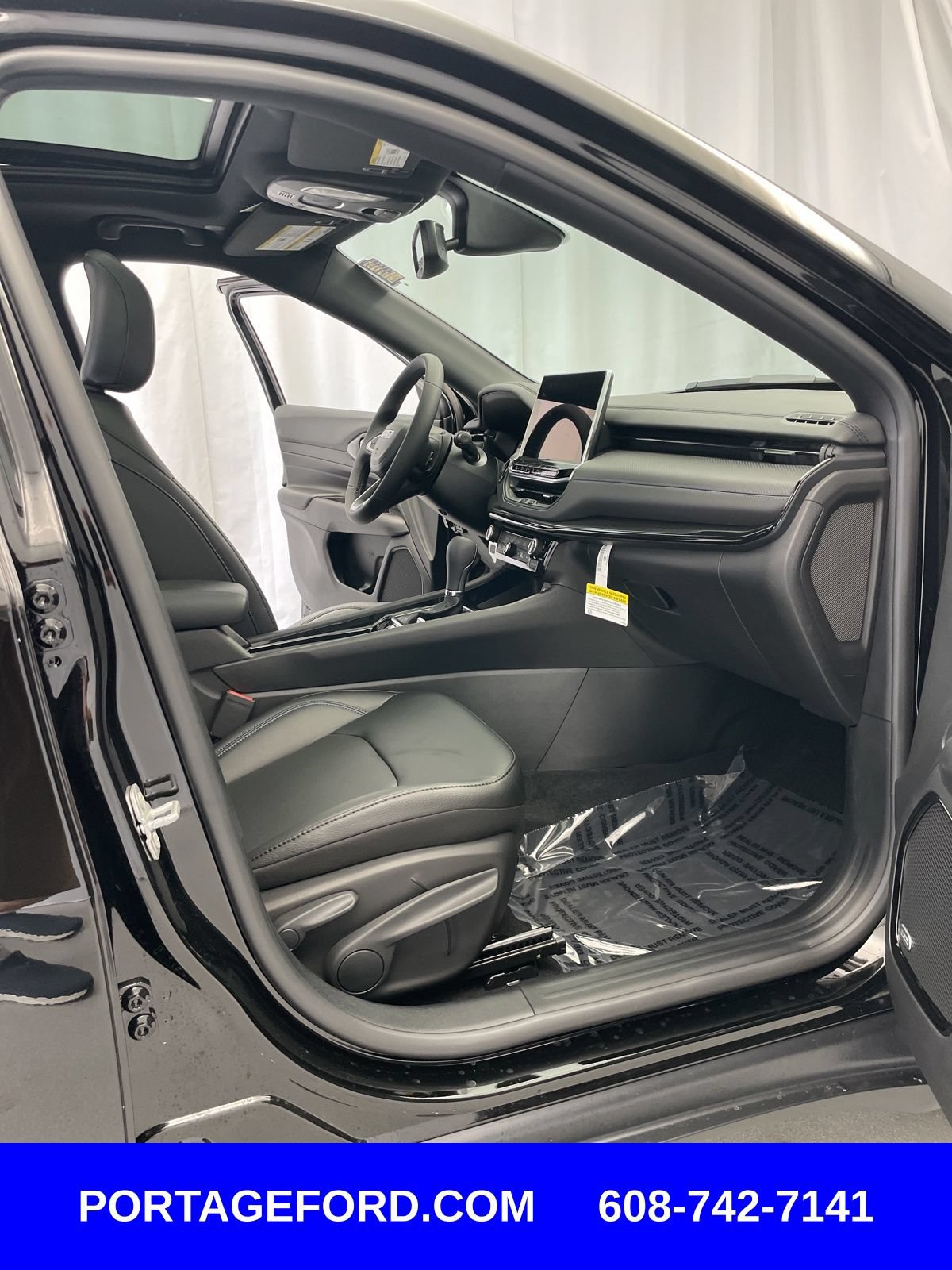 New 2025 Jeep Compass Limited w/ Sun & Sound Group AWD/4WD image 24
