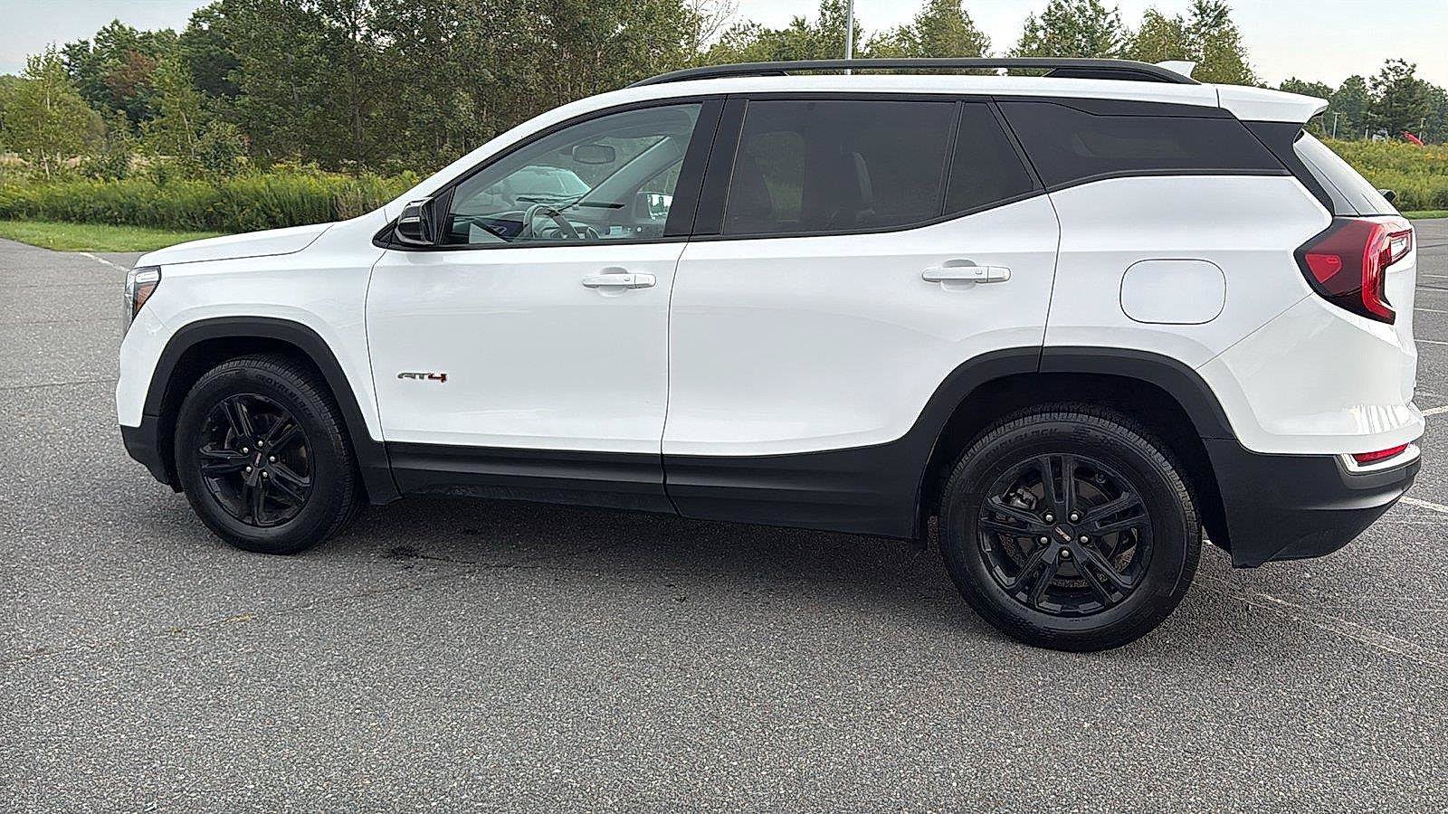 Used 2022 GMC Terrain AT4 AWD/4WD image 10