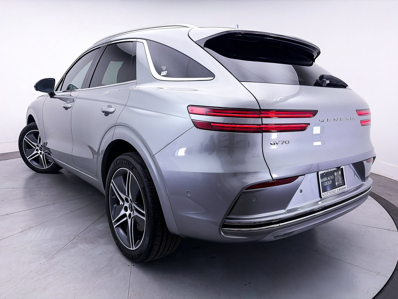 Used 2026 Genesis Electrified GV70 Prestige AWD/4WD image 2