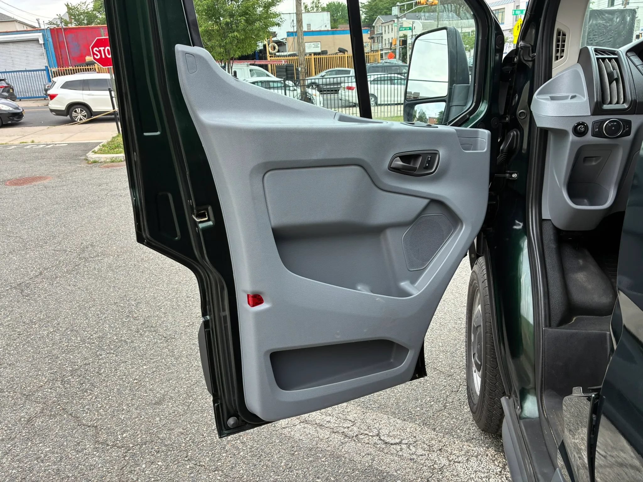 Used 2017 Ford Transit 150 148 Medium Roof RWD image 9