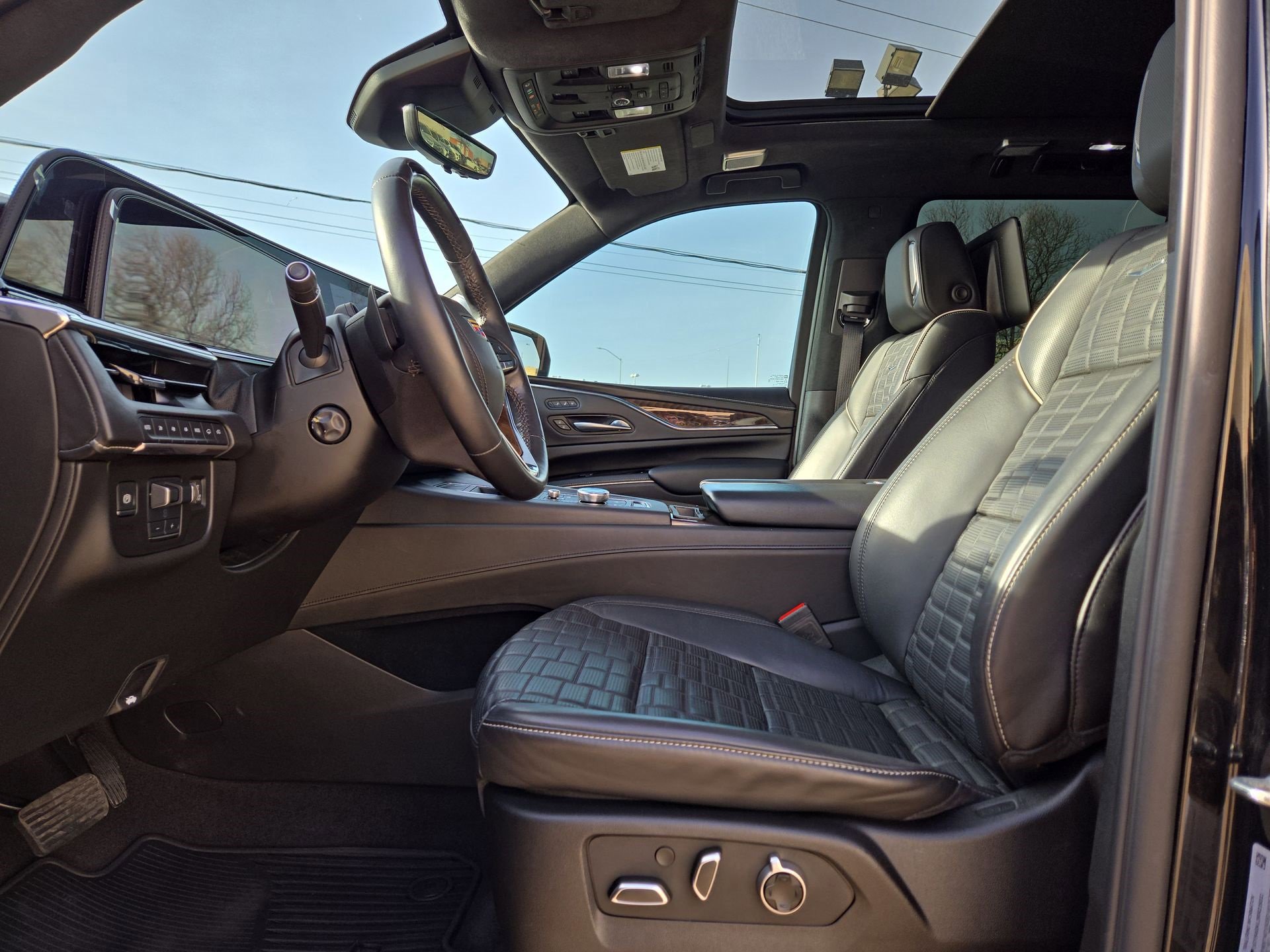 Certified 2024 Cadillac Escalade Sport Platinum w/ LPO, ONYX Package image 16