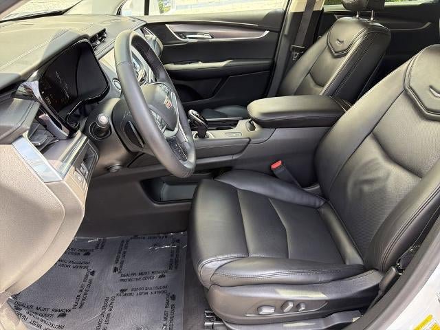 Used 2018 Cadillac XT5 Luxury w/ Driver Awareness Package FWD image 9