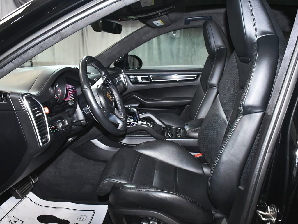 Used 2021 Porsche Cayenne GTS w/ Premium Package Plus image 45