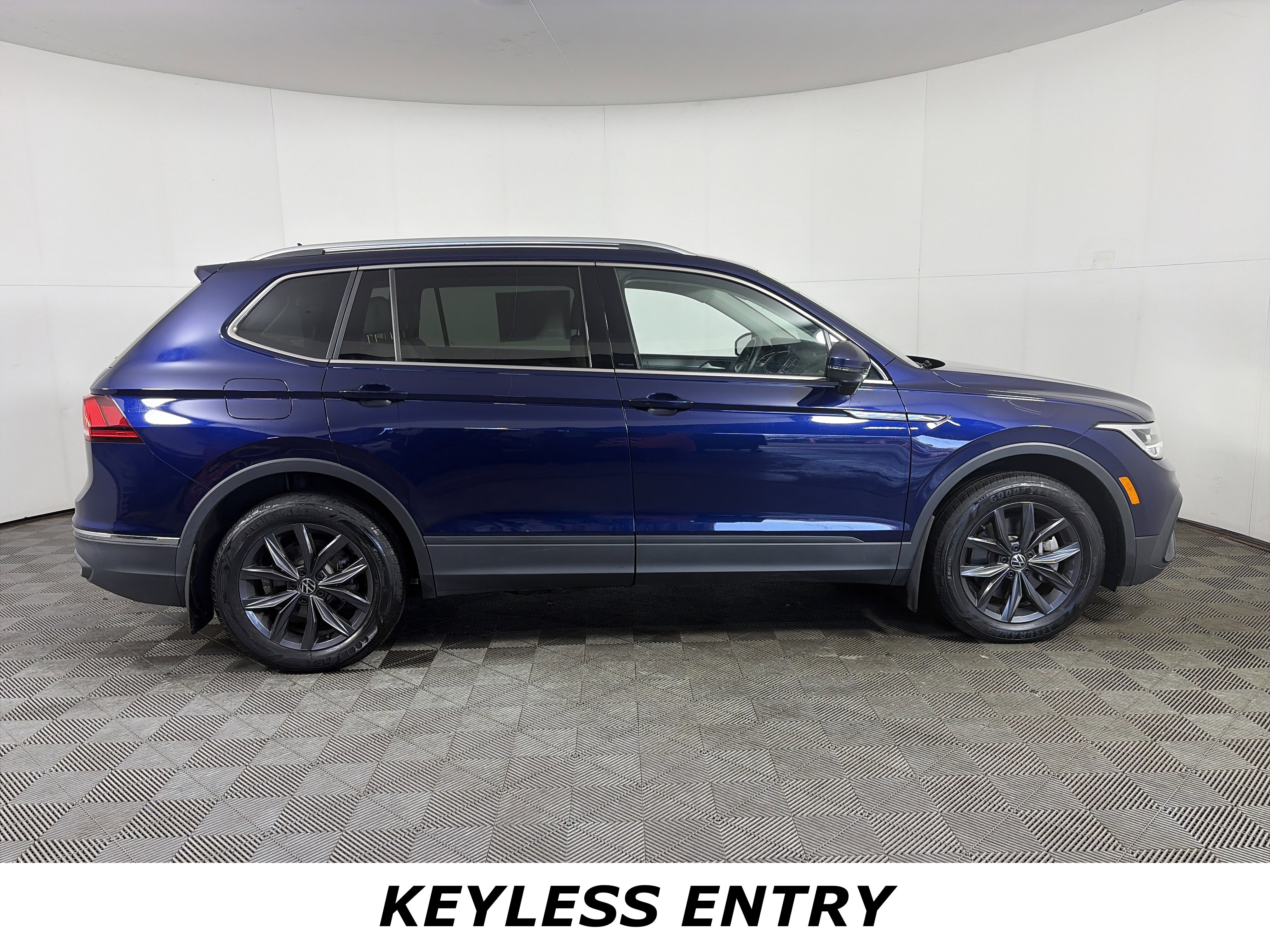 Used 2022 Volkswagen Tiguan SE image 7