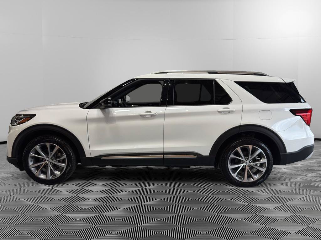 Used 2025 Ford Explorer Platinum w/ Ultimate Package AWD/4WD image 2