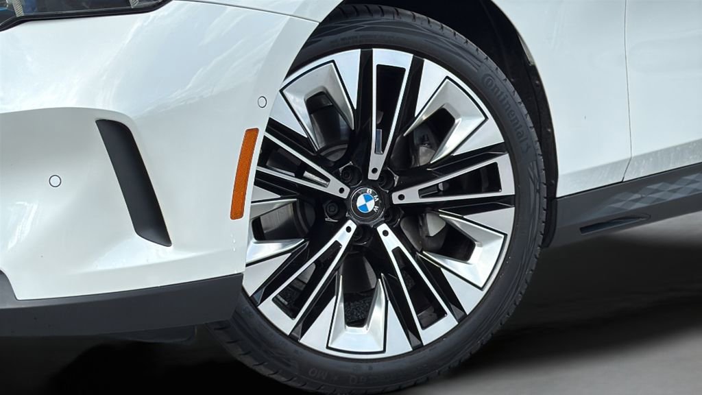 Certified 2026 BMW 530i w/ Premium Package image 14