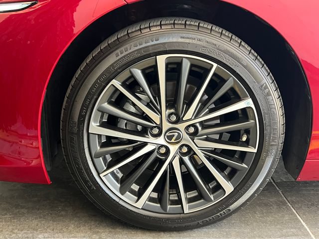 Used 2024 Lexus ES 300h w/ Premium Package FWD image 9