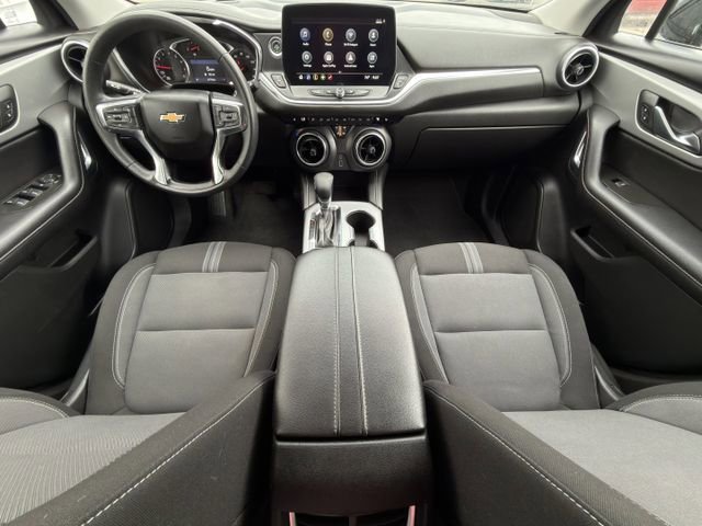 Used 2025 Chevrolet Blazer LT image 9