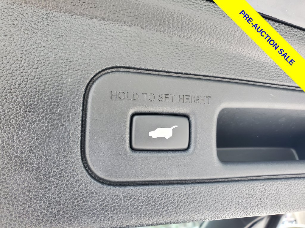 Used 2025 Acura MDX FWD image 9