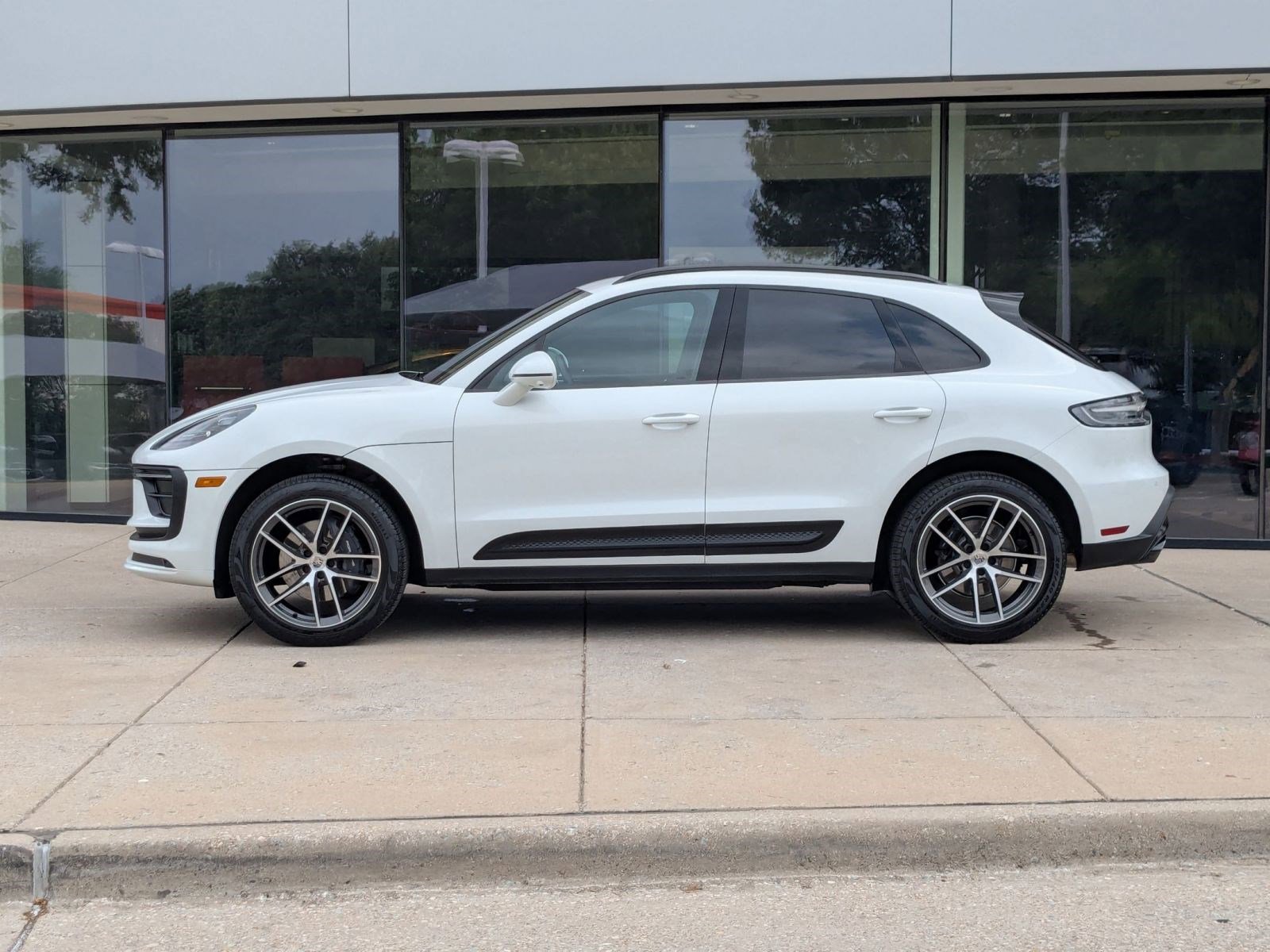Certified 2026 Porsche Macan AWD/4WD video 2