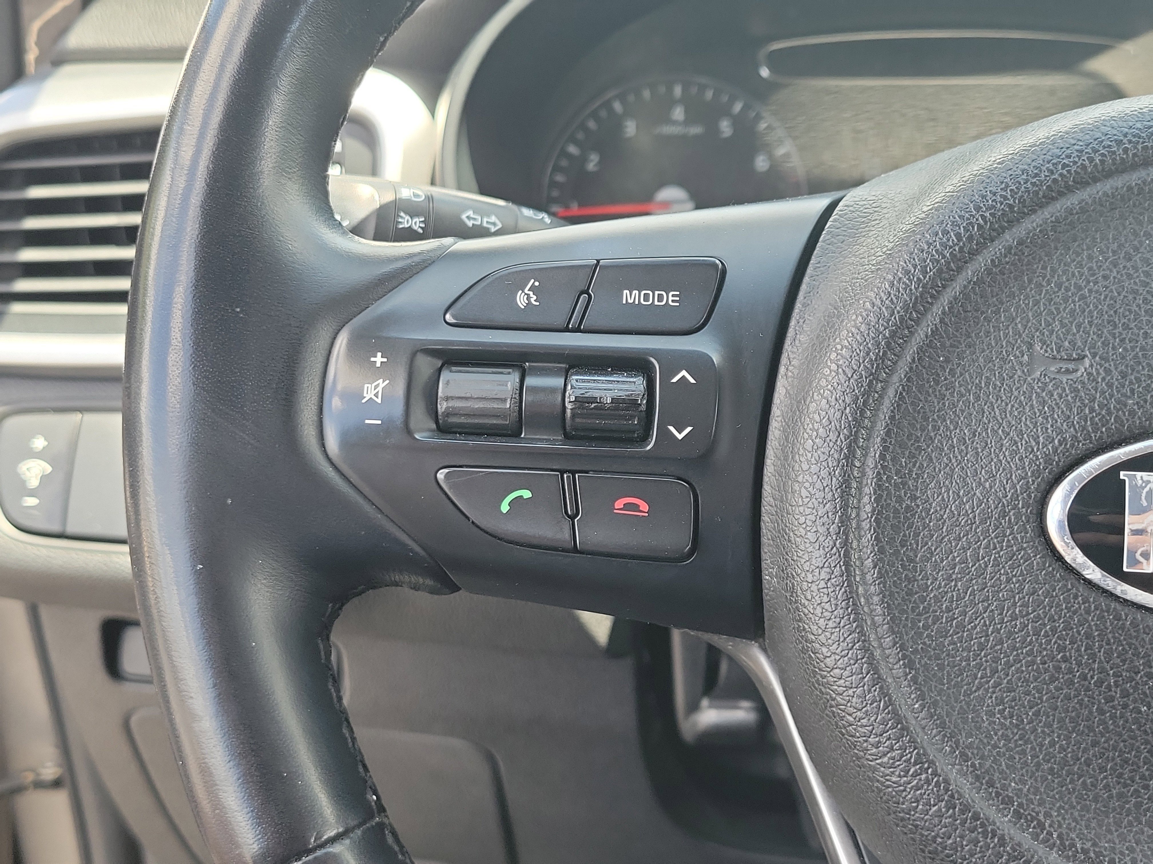 Used 2016 Kia Sorento FWD w/ LX Convenience Package image 25