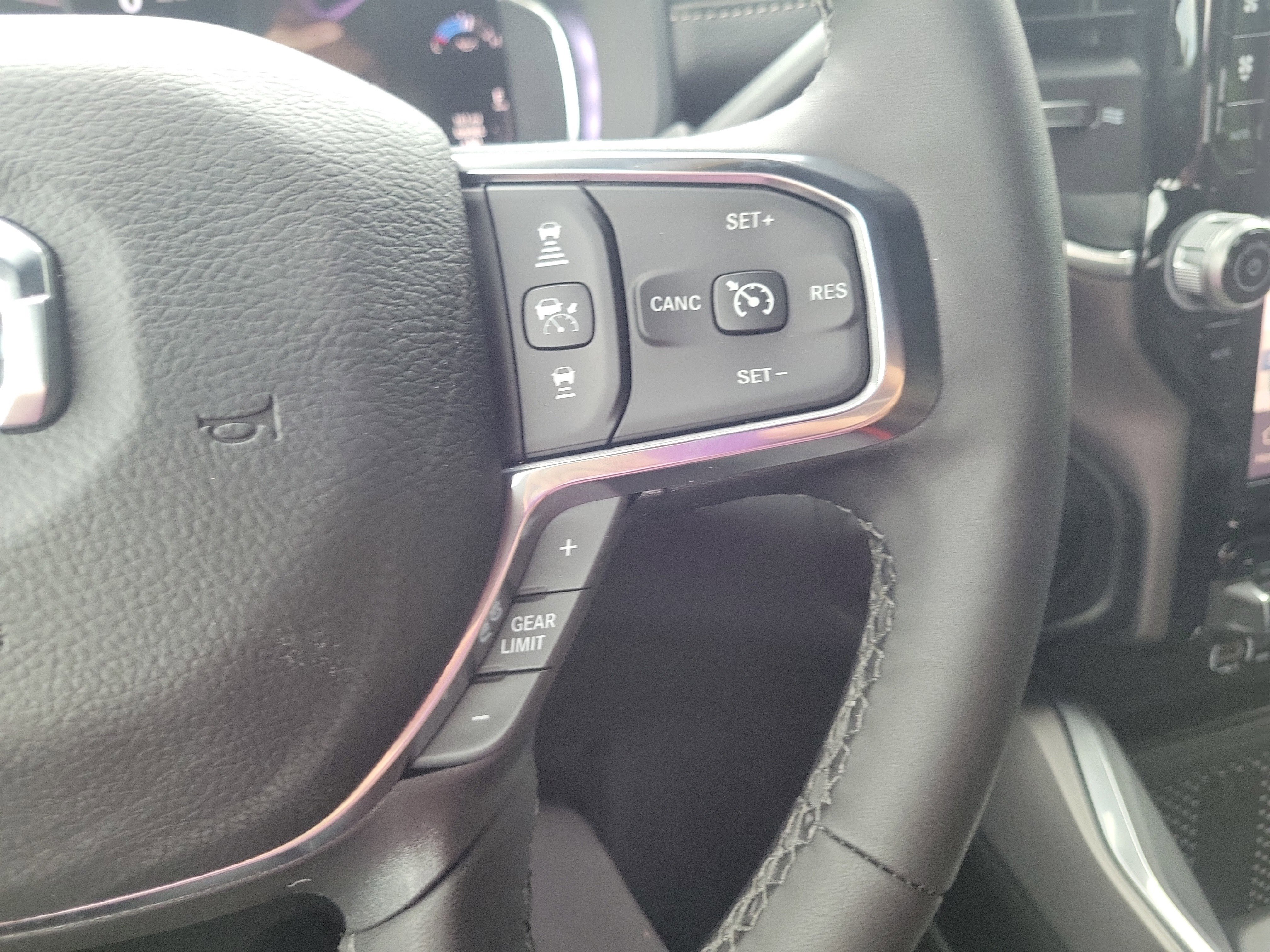 New 2026 RAM 2500 Laramie AWD/4WD image 29