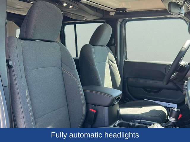 Used 2025 Jeep Wrangler Unlimited Sahara w/ Safety Group image 20