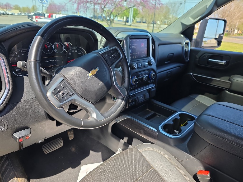 Used 2023 Chevrolet Silverado 3500 LTZ w/ LTZ Convenience Package image 16