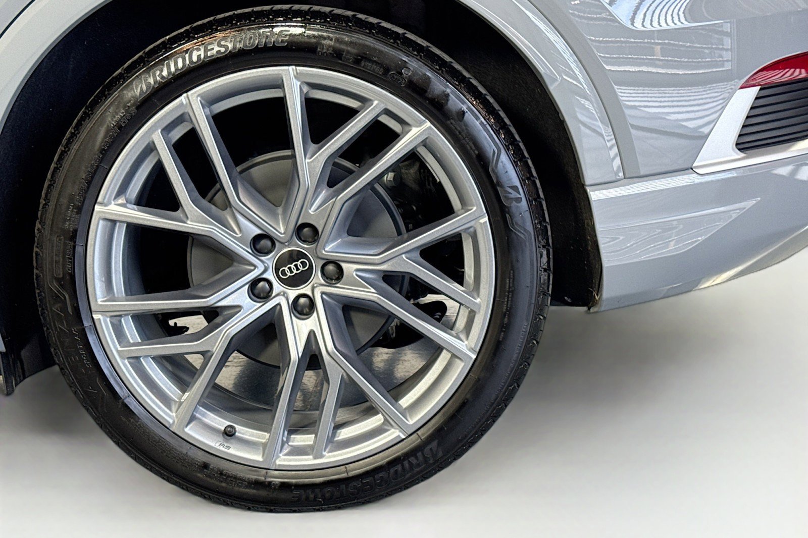 Used 2025 Audi Q4 e-tron Premium Plus w/ Premium Plus image 30