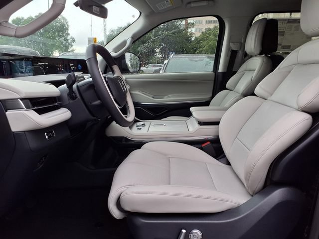 New 2026 Lincoln Navigator L Premier AWD/4WD image 7