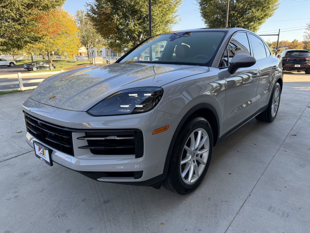 Used 2024 Porsche Cayenne Coupe image 5