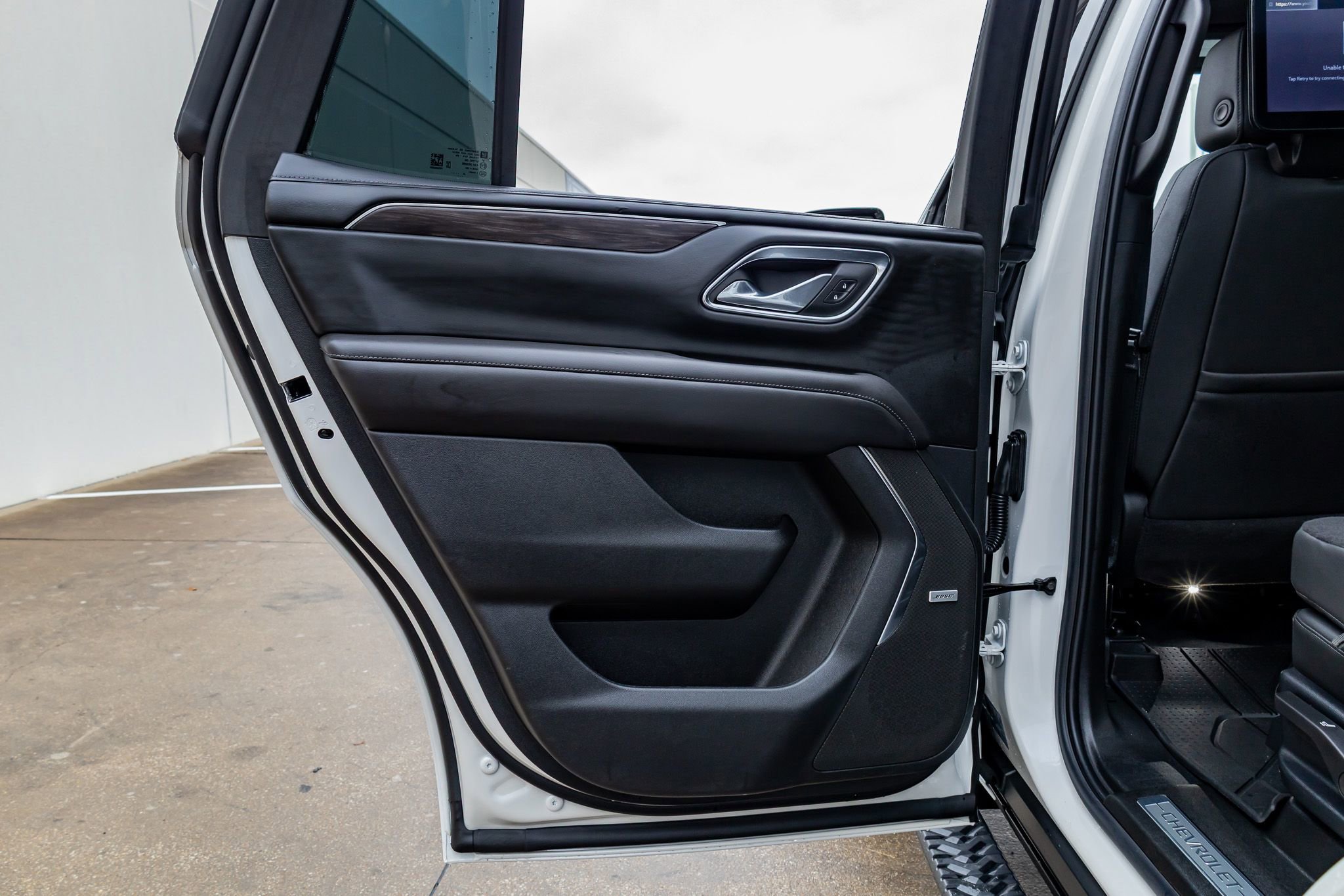 Used 2024 Chevrolet Tahoe Z71 w/ Luxury Package image 39