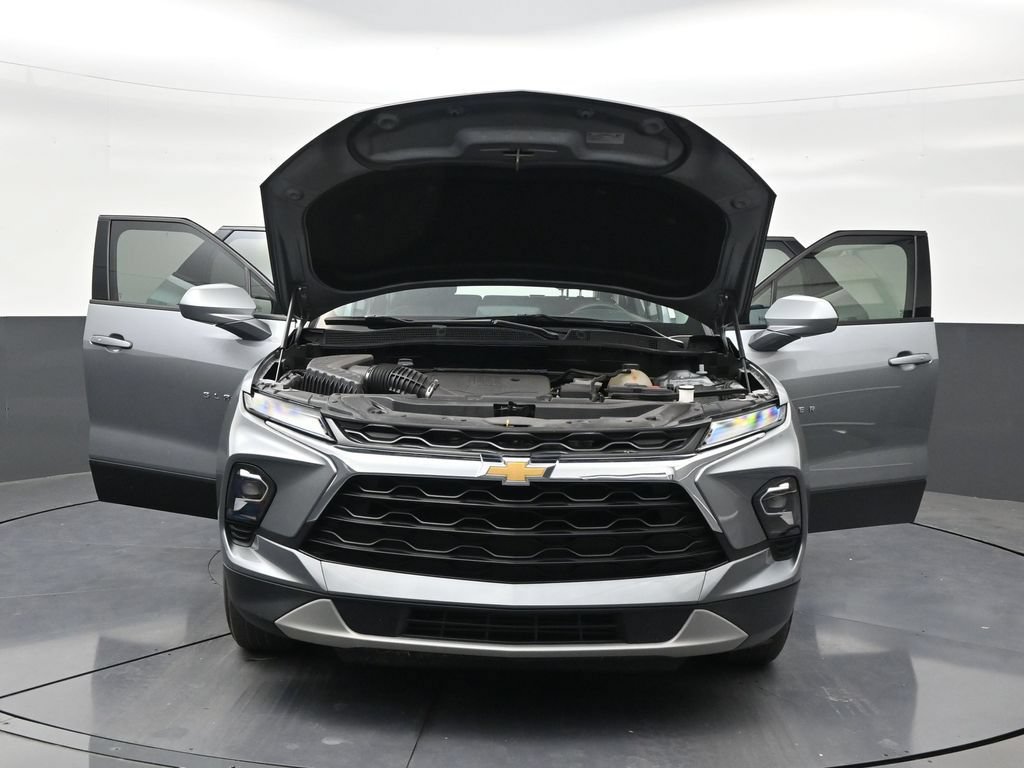 Used 2024 Chevrolet Blazer LT FWD image 32