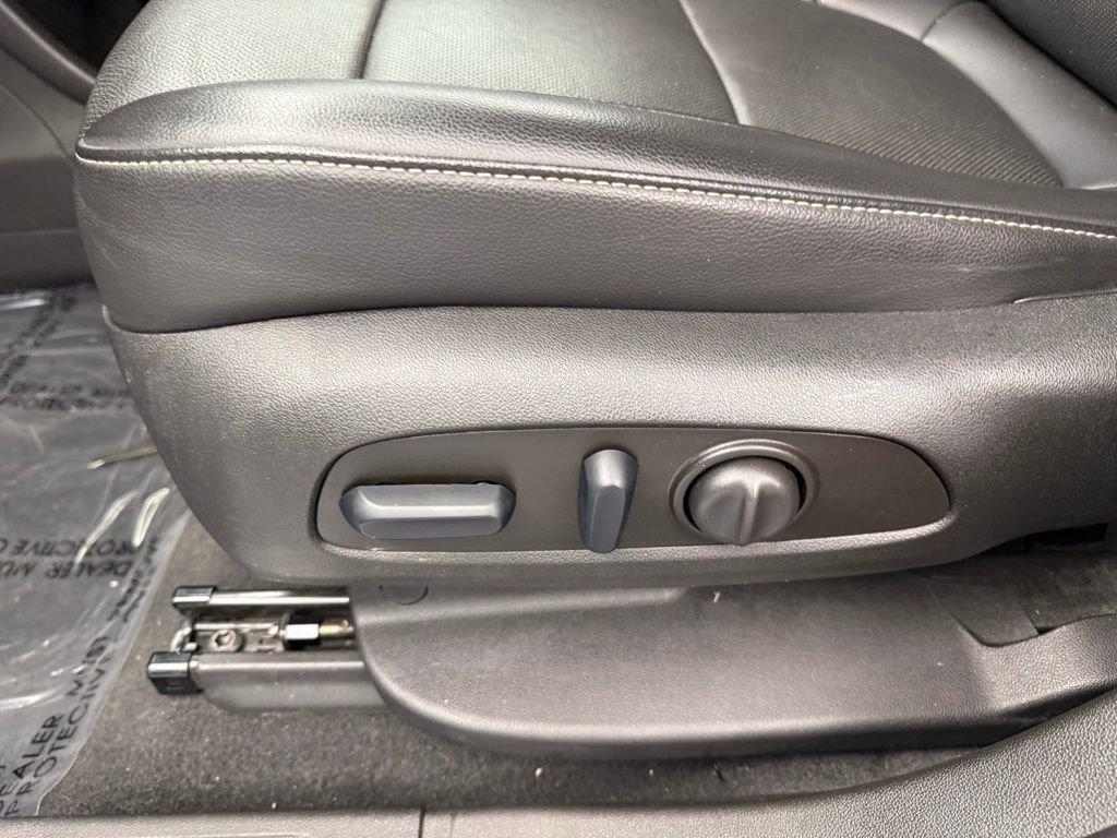 Used 2023 GMC Acadia SLT image 53