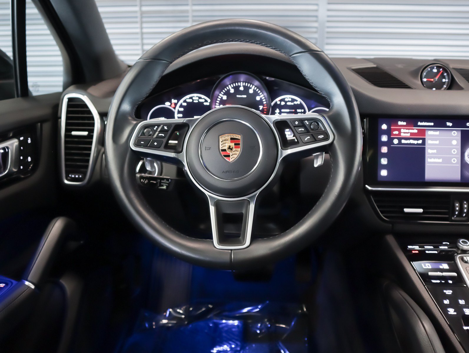 Certified 2023 Porsche Cayenne Platinum Edition AWD/4WD image 15
