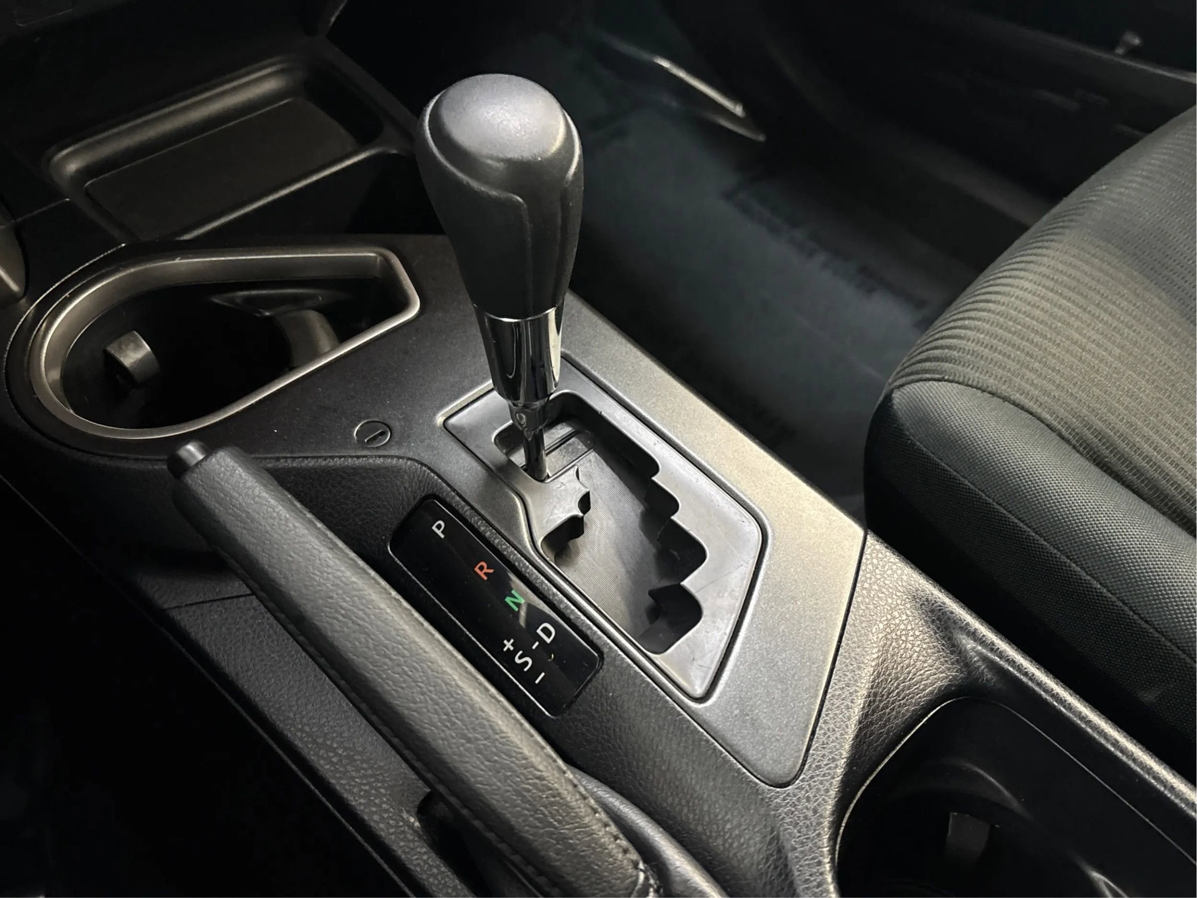 Used 2018 Toyota RAV4 LE image 42