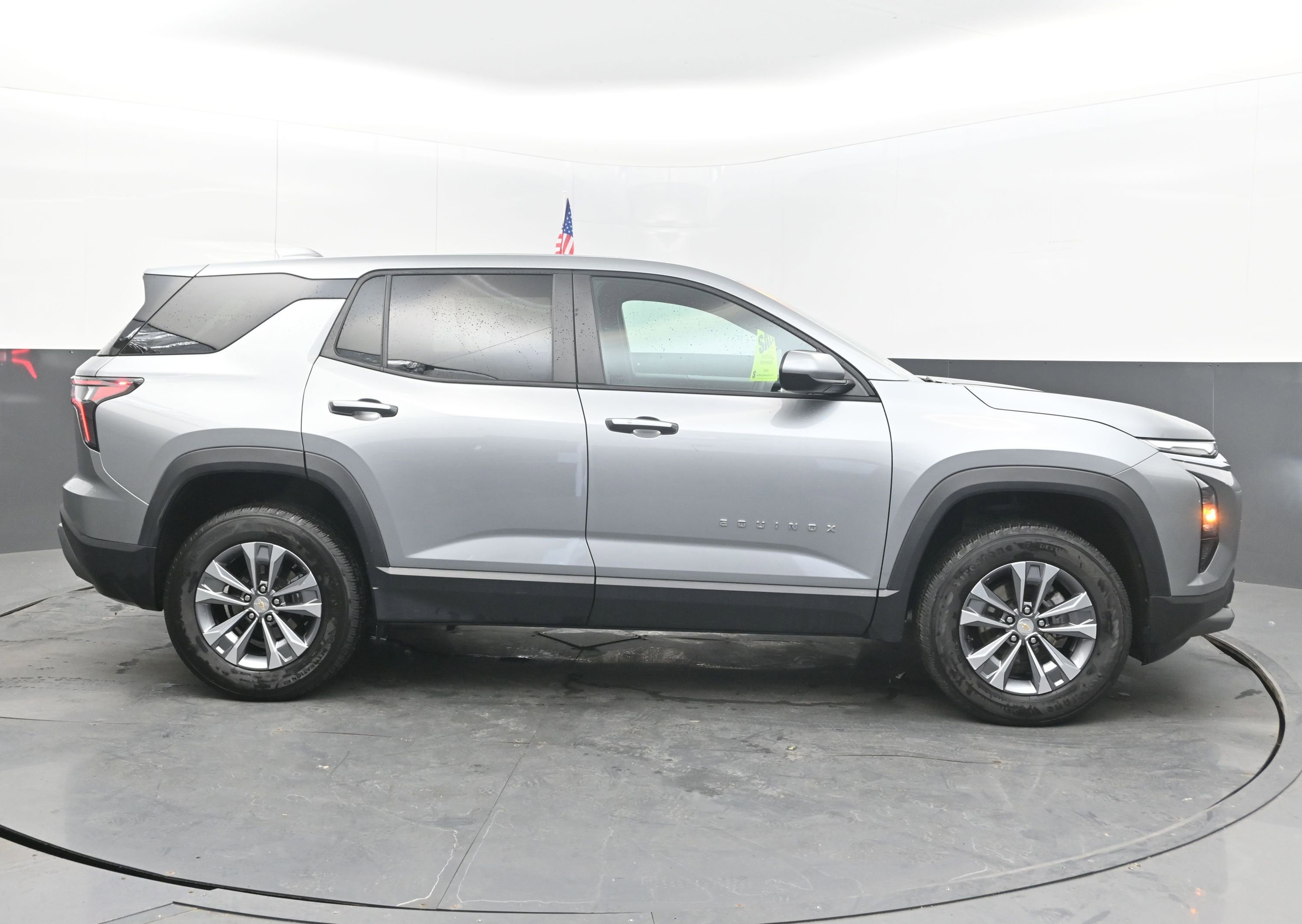 Used 2025 Chevrolet Equinox LT FWD image 10