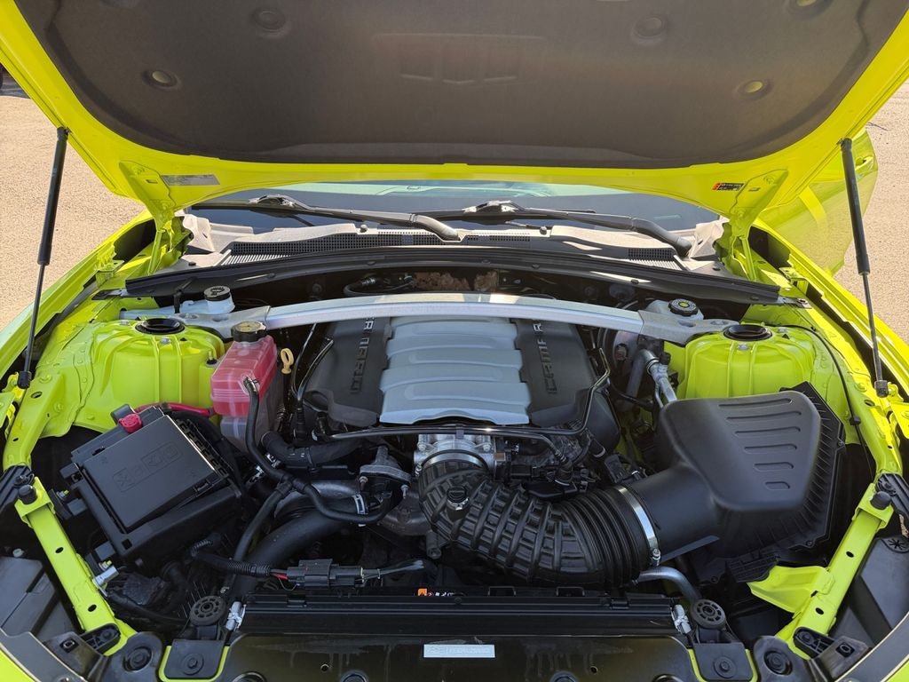 Used 2020 Chevrolet Camaro LT w/ Technology Package RWD image 29