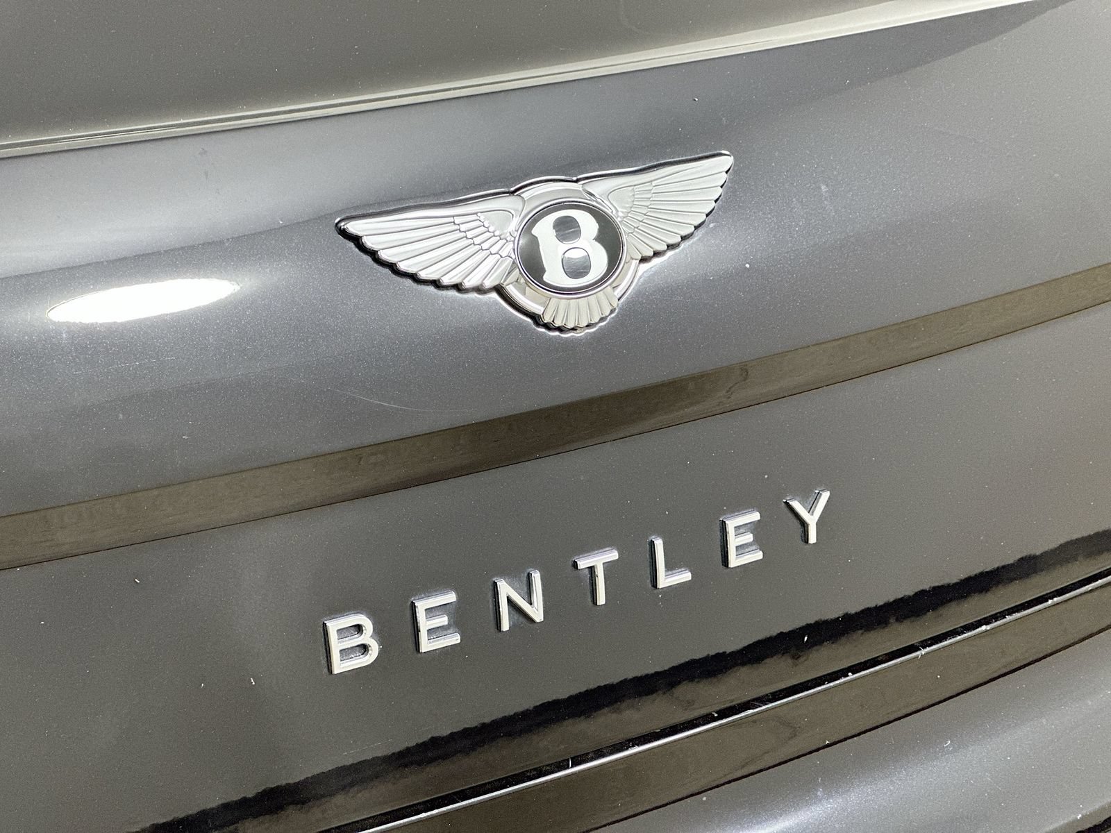 Used 2024 Bentley Flying Spur V8 AWD/4WD image 42