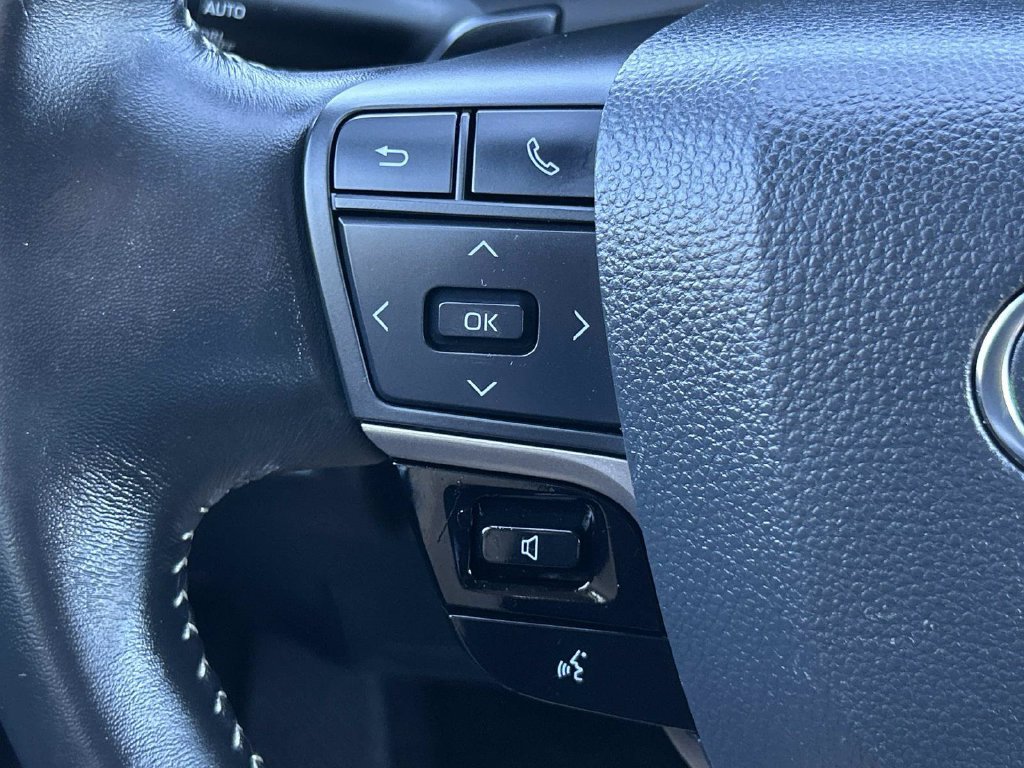 Used 2025 Toyota Camry SE FWD image 29