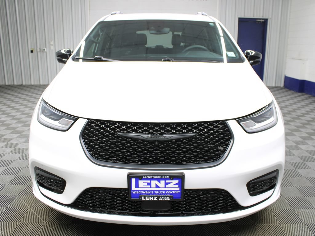 Used 2024 Chrysler Pacifica Touring-L w/ S Appearance Package AWD/4WD image 51
