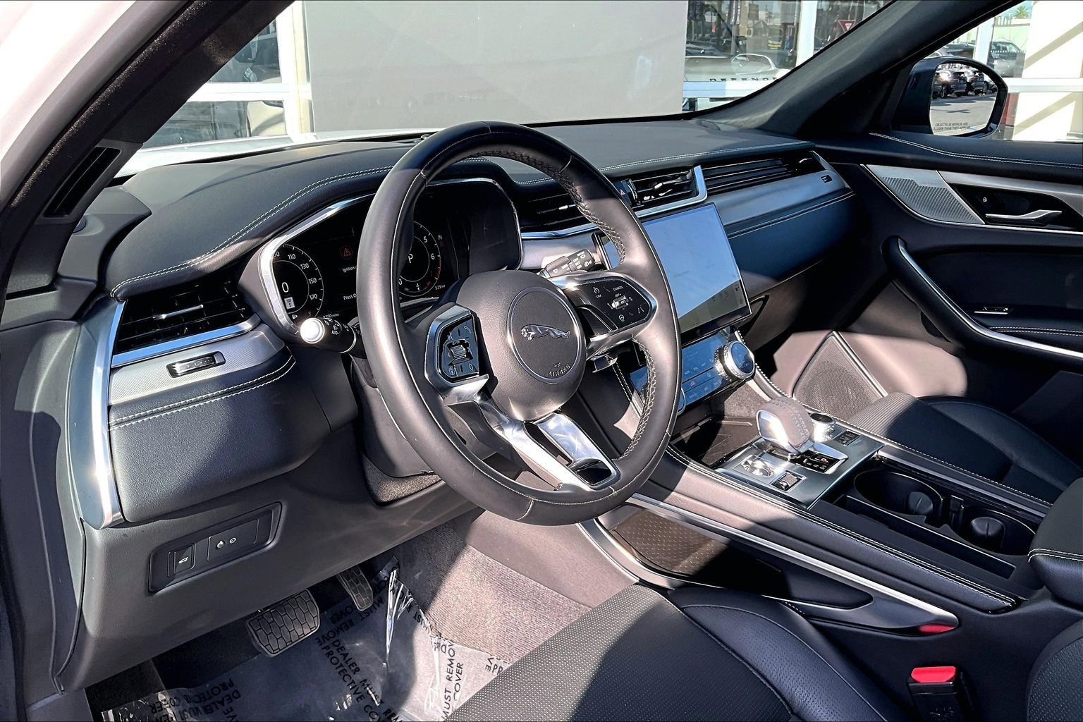 Certified 2025 Jaguar F-PACE R-Dynamic S AWD/4WD image 13