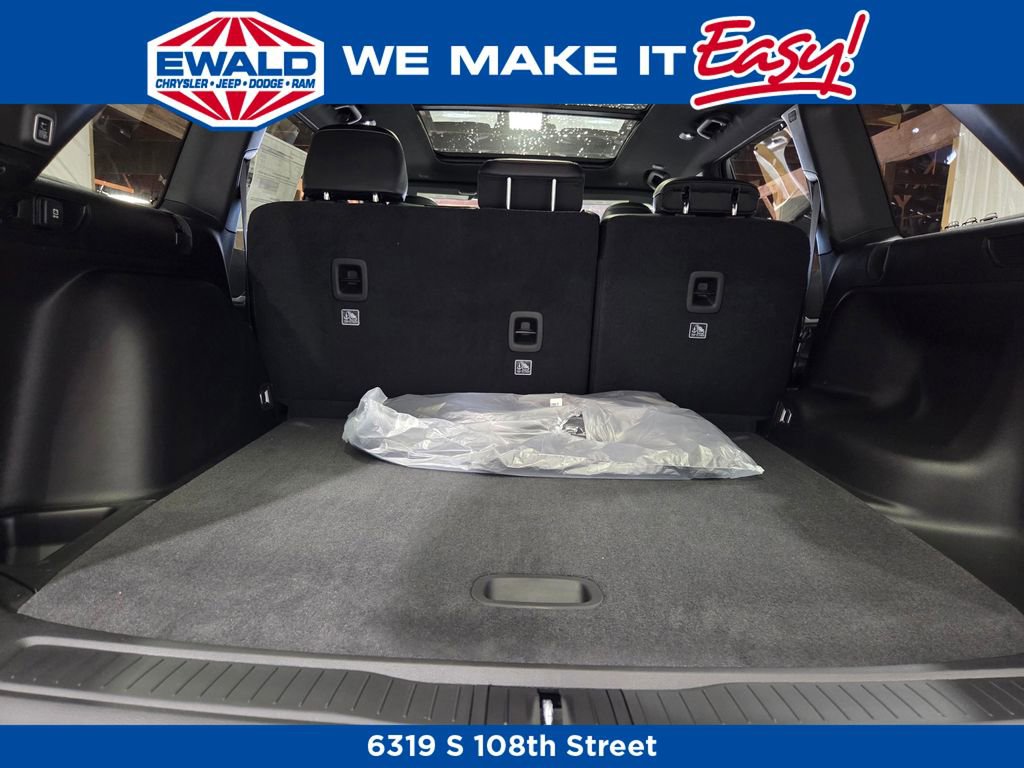 New 2025 Jeep Grand Cherokee Limited w/ Luxury Tech Group II image 22