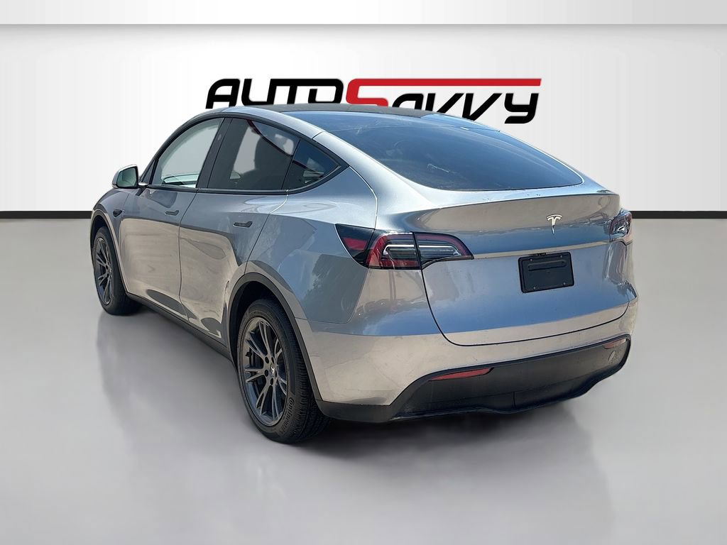 Used 2025 Tesla Model Y Long Range RWD image 5