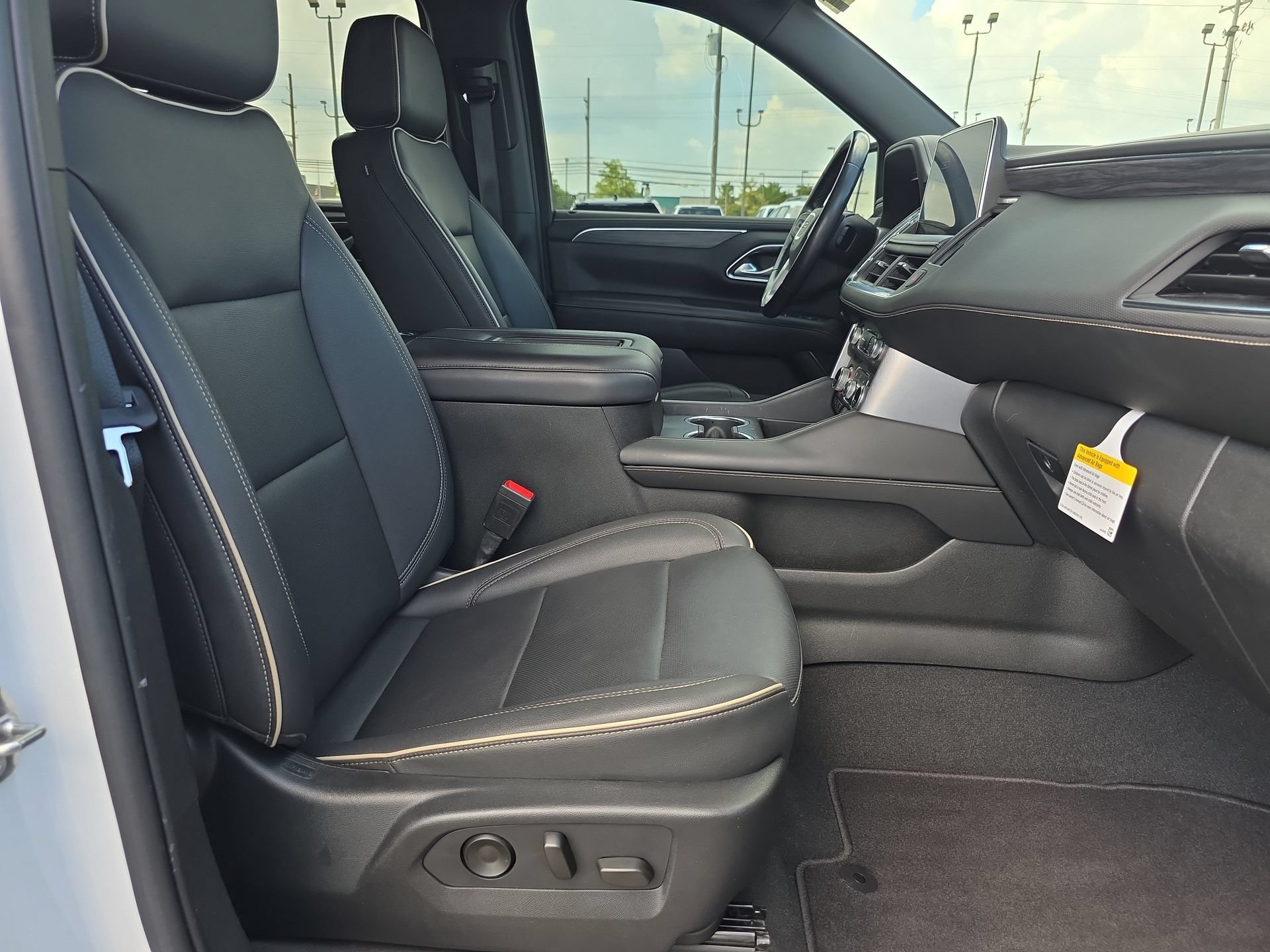 Used 2022 GMC Yukon SLT AWD/4WD image 16