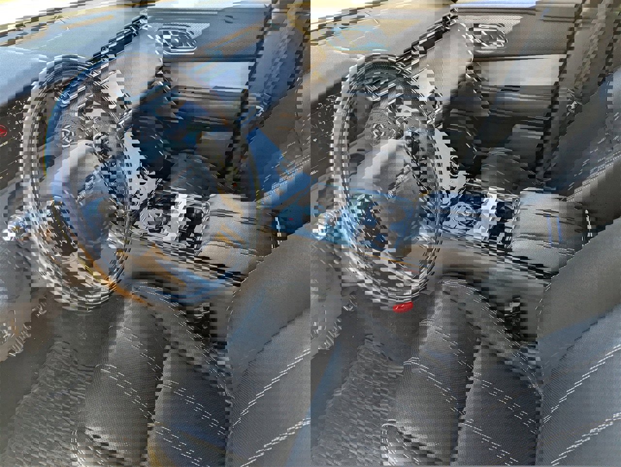 Used 2018 Land Rover Range Rover Velar R-Dynamic SE image 29