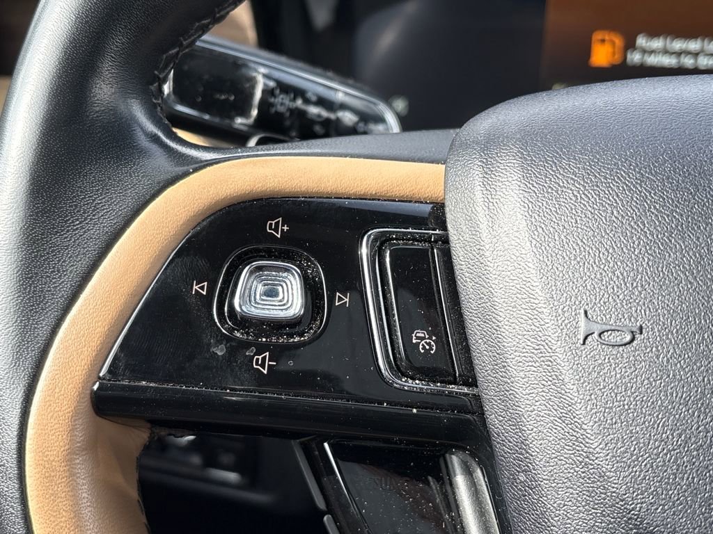 Used 2022 Lincoln Corsair Reserve w/ Equipment Group 201A image 21