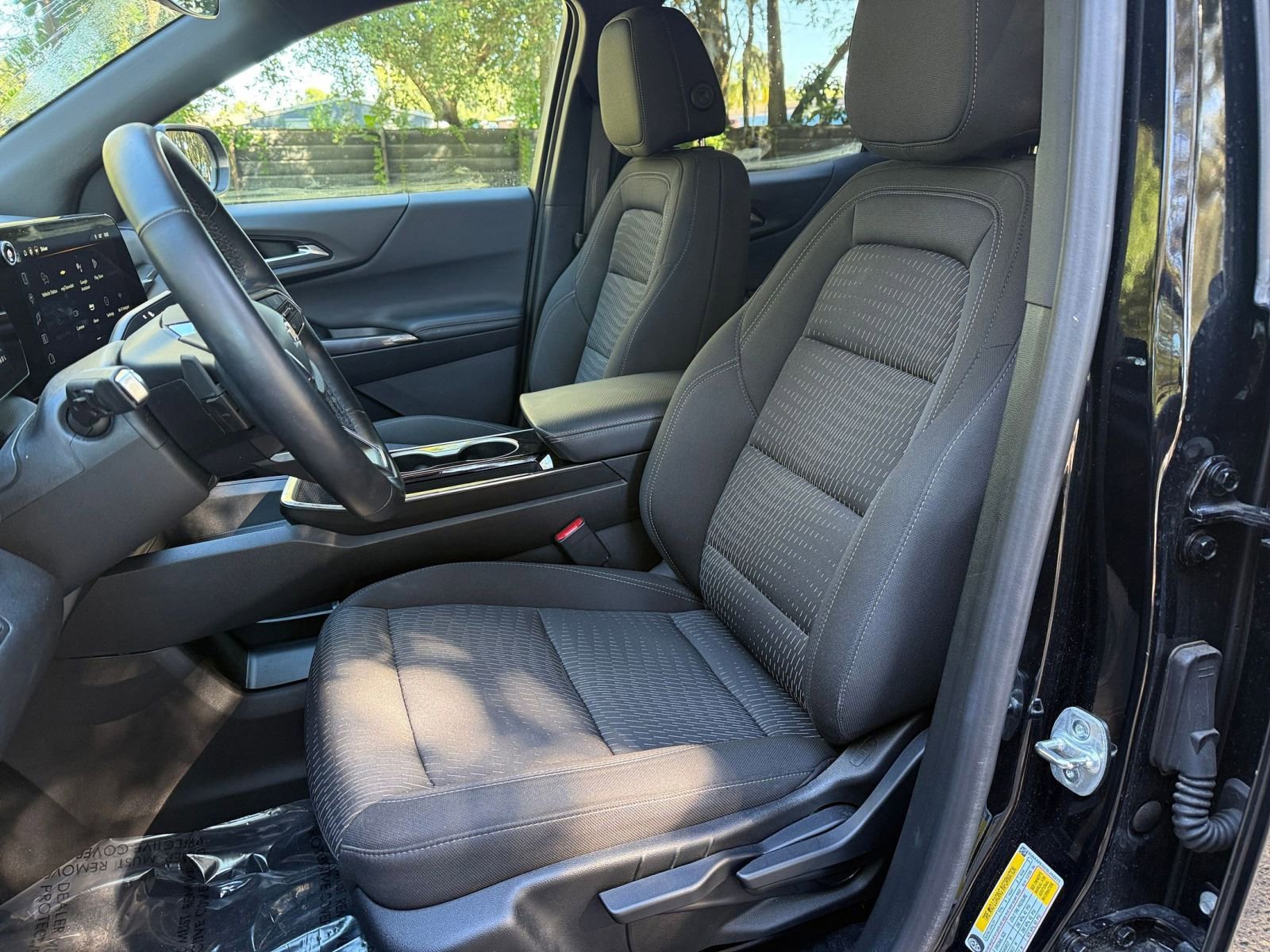 Used 2025 Chevrolet Equinox LT image 30