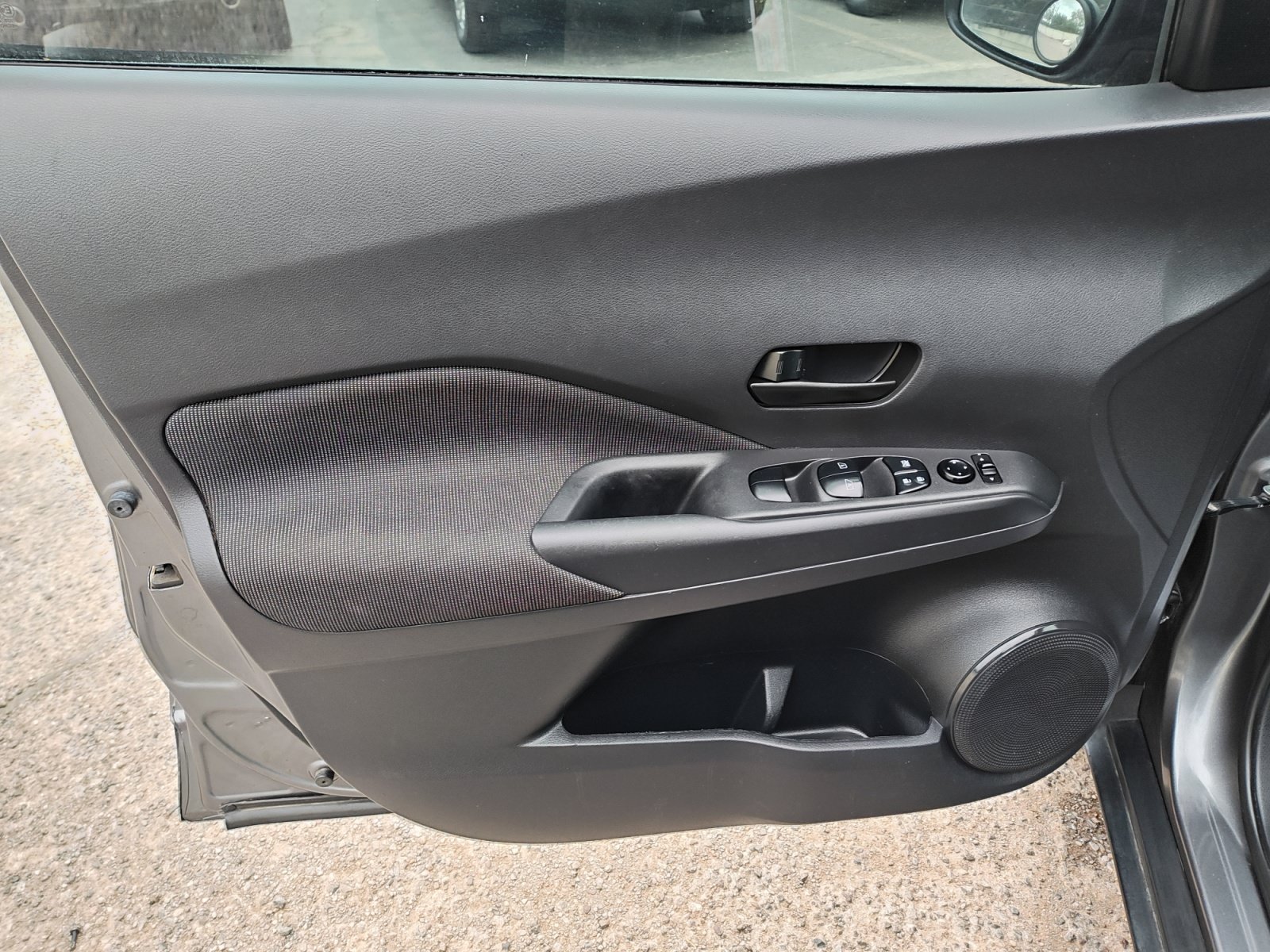 Used 2019 Nissan Kicks S FWD image 14