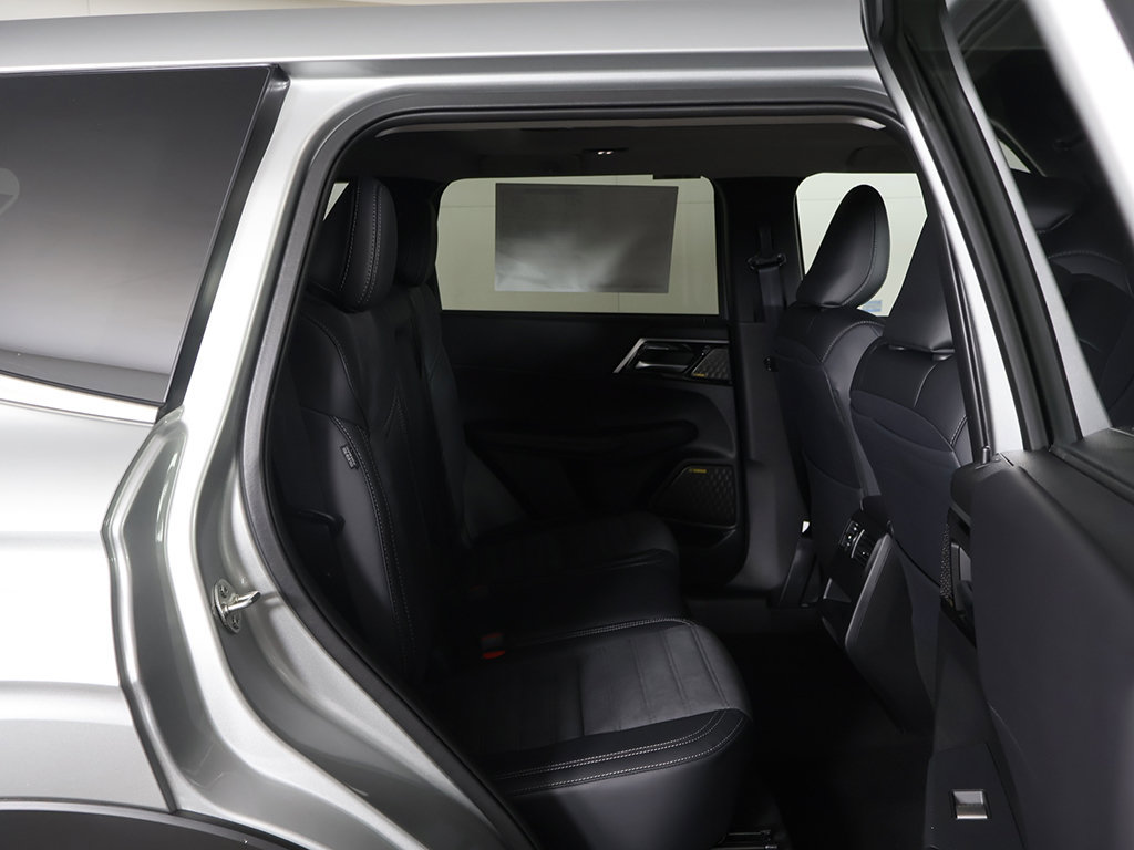 New 2026 Mitsubishi Outlander SE AWD/4WD image 33