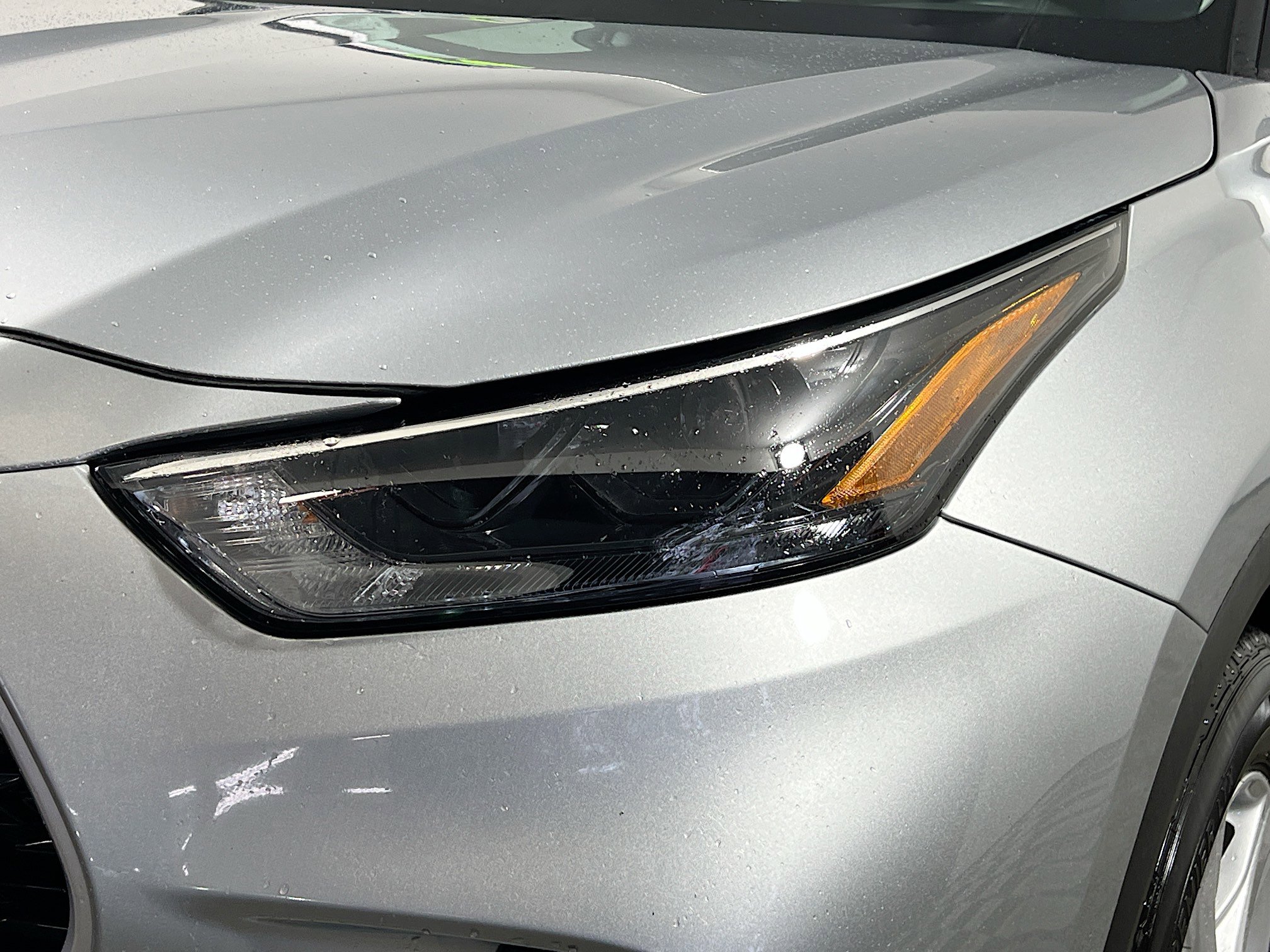 Used 2024 Toyota Highlander LE AWD/4WD image 12