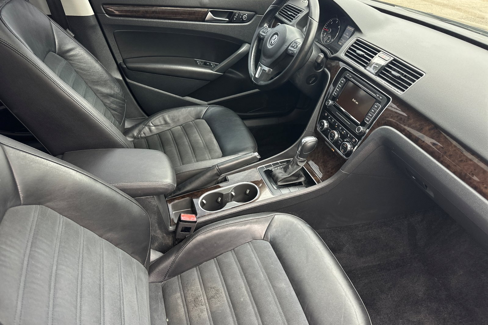Used 2014 Volkswagen Passat TDI SEL Premium FWD image 14