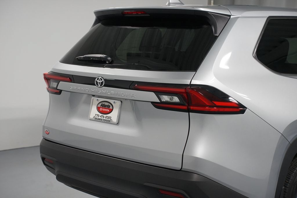 Certified 2025 Toyota Grand Highlander FWD image 9