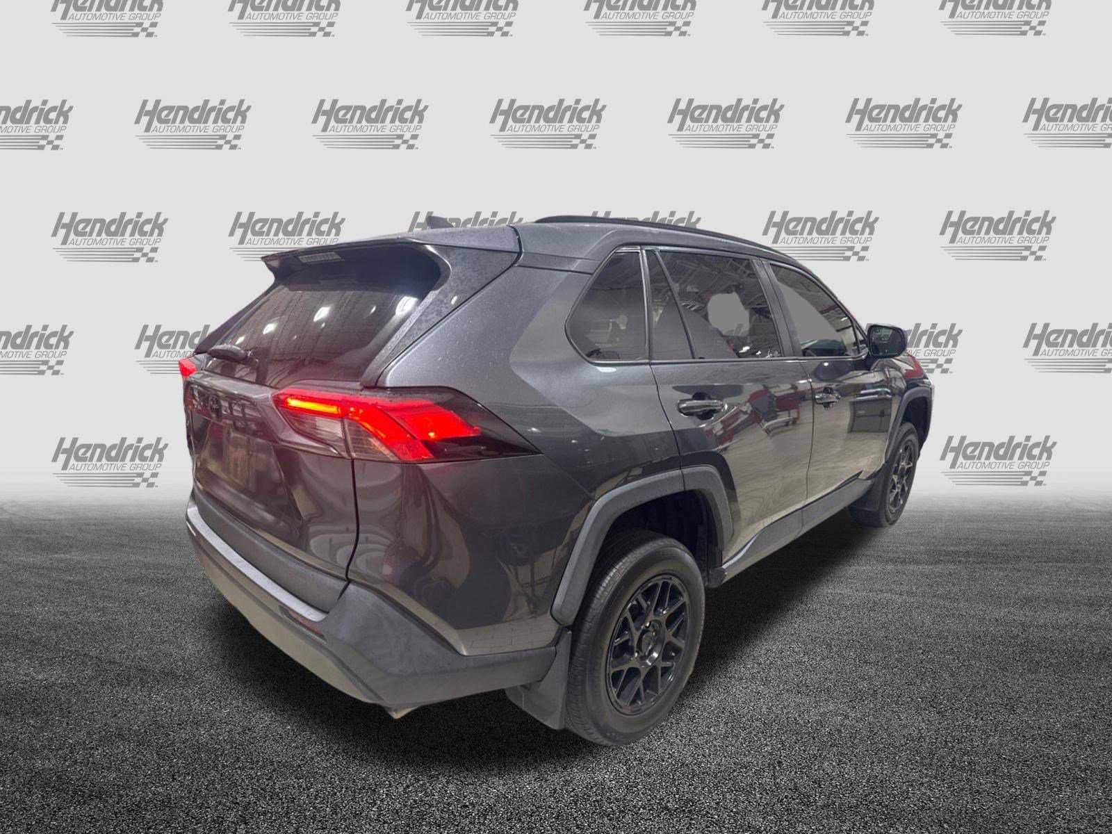 Used 2020 Toyota RAV4 LE FWD image 11
