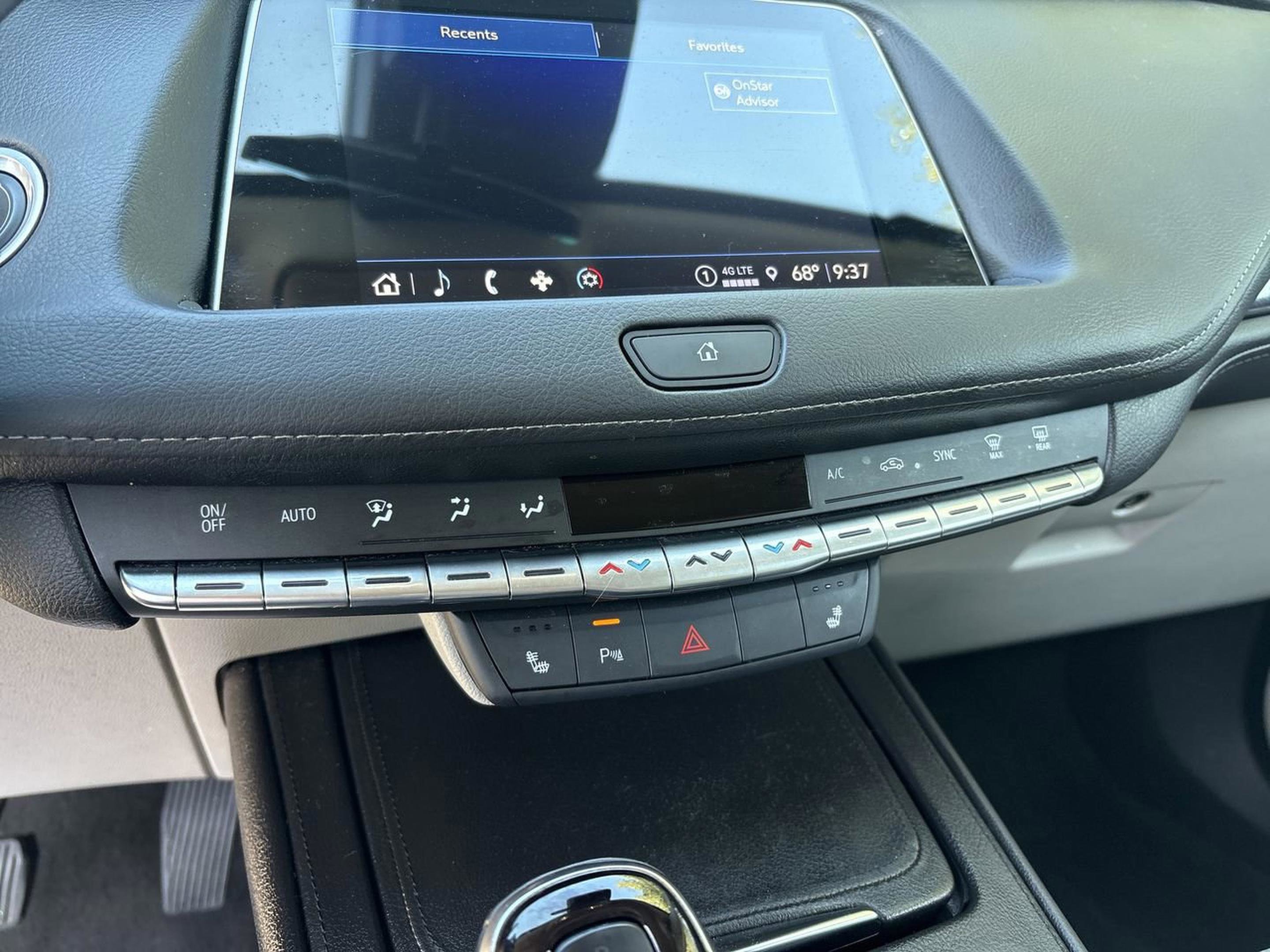Used 2022 Cadillac XT4 Luxury AWD/4WD image 27