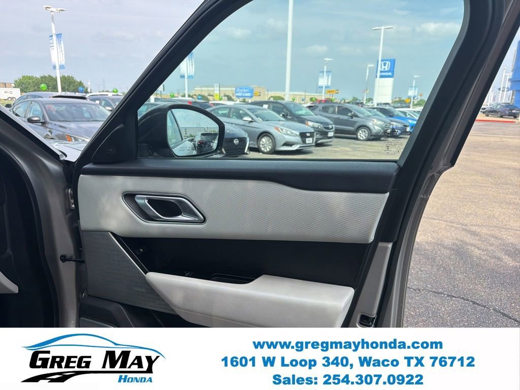 Used 2019 Land Rover Range Rover Velar R-Dynamic SE AWD/4WD image 30