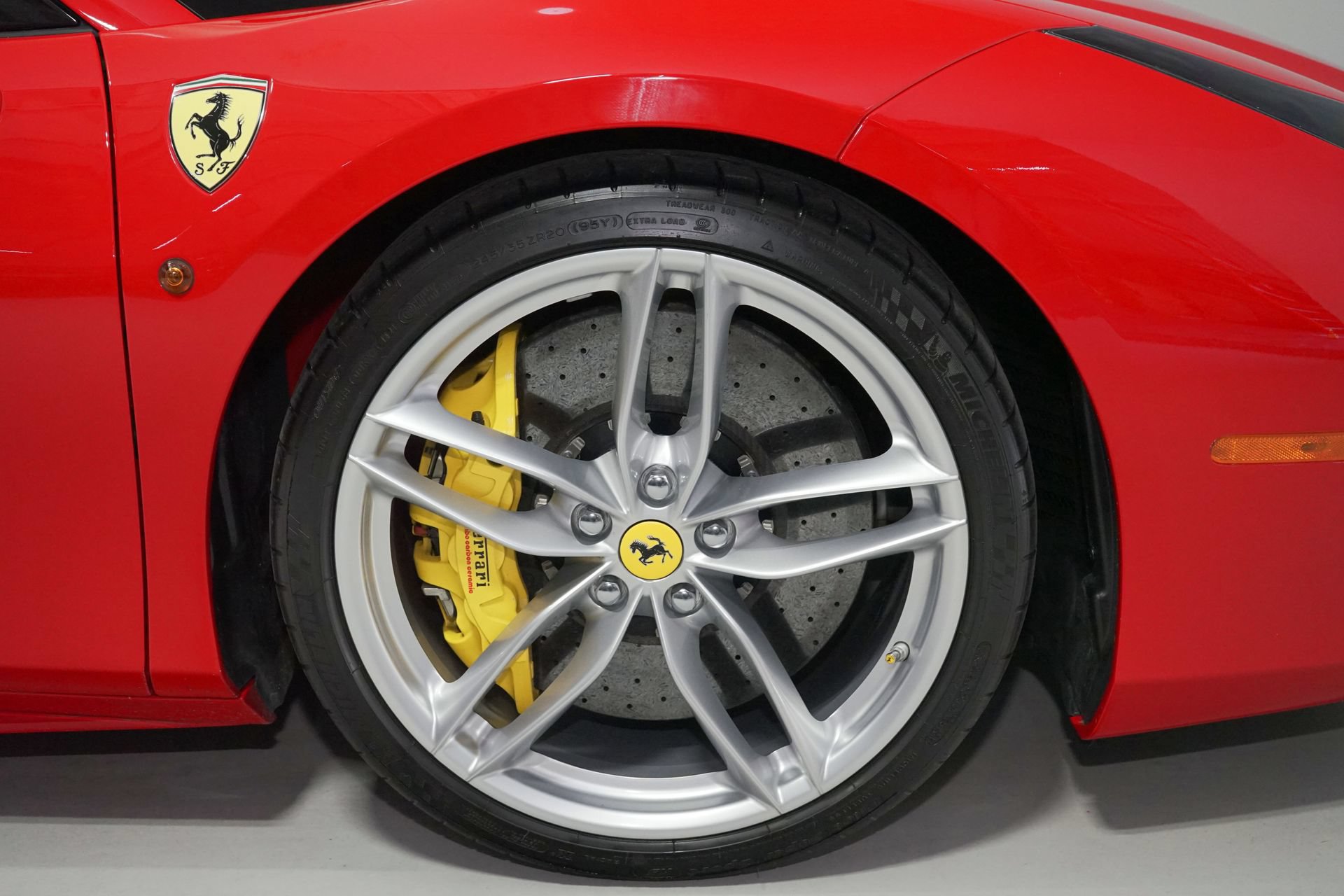 Used 2018 Ferrari 488 Spider RWD image 25