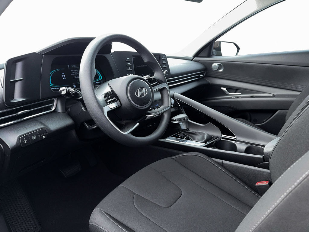 New 2026 Hyundai Elantra Hybrid FWD image 15