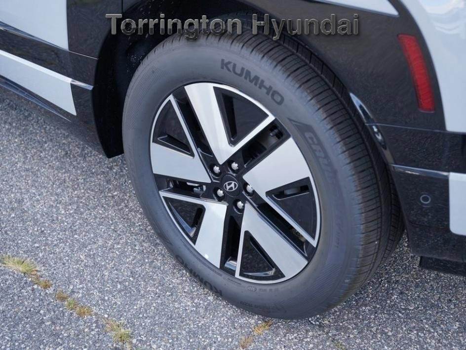 New 2026 Hyundai Ioniq 9 SEL image 14